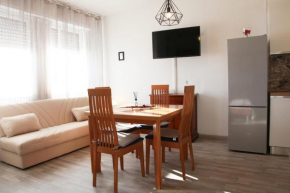 Tia House - Bright Studio with Private Parking!